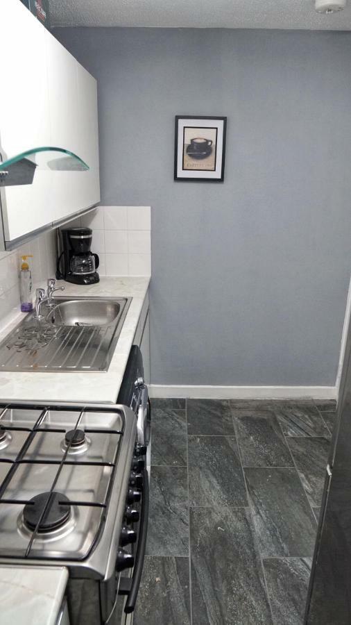 North London Apartment - Edmonton Buitenkant foto